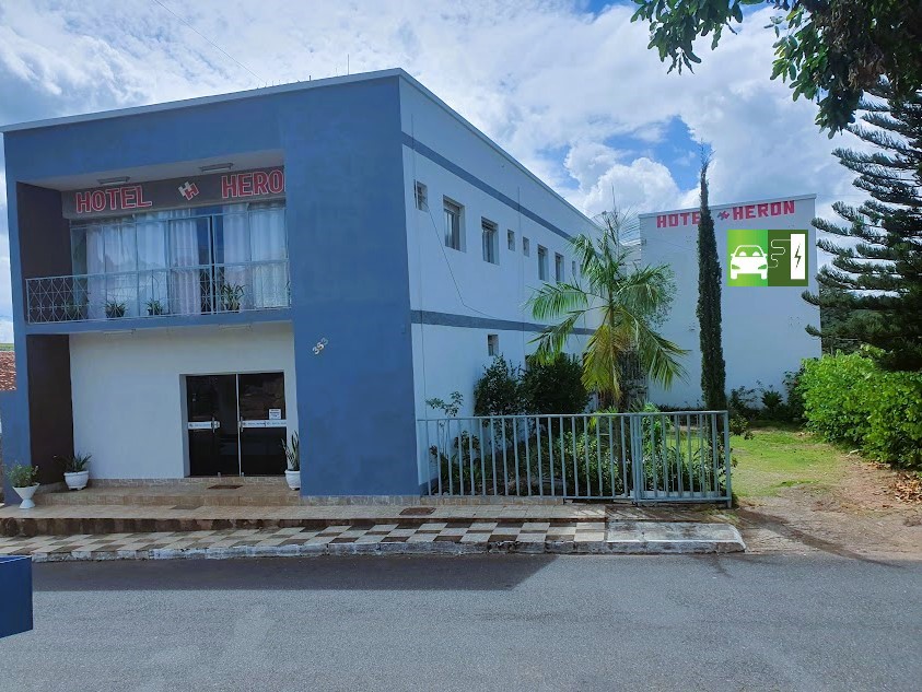 Fachada do Hotel Heron em Ibiá